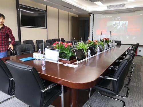 江西智能家具工程定制,贛州智能辦公家具工程案例,南康智能實(shí)木辦公家具生產(chǎn)廠(chǎng)家